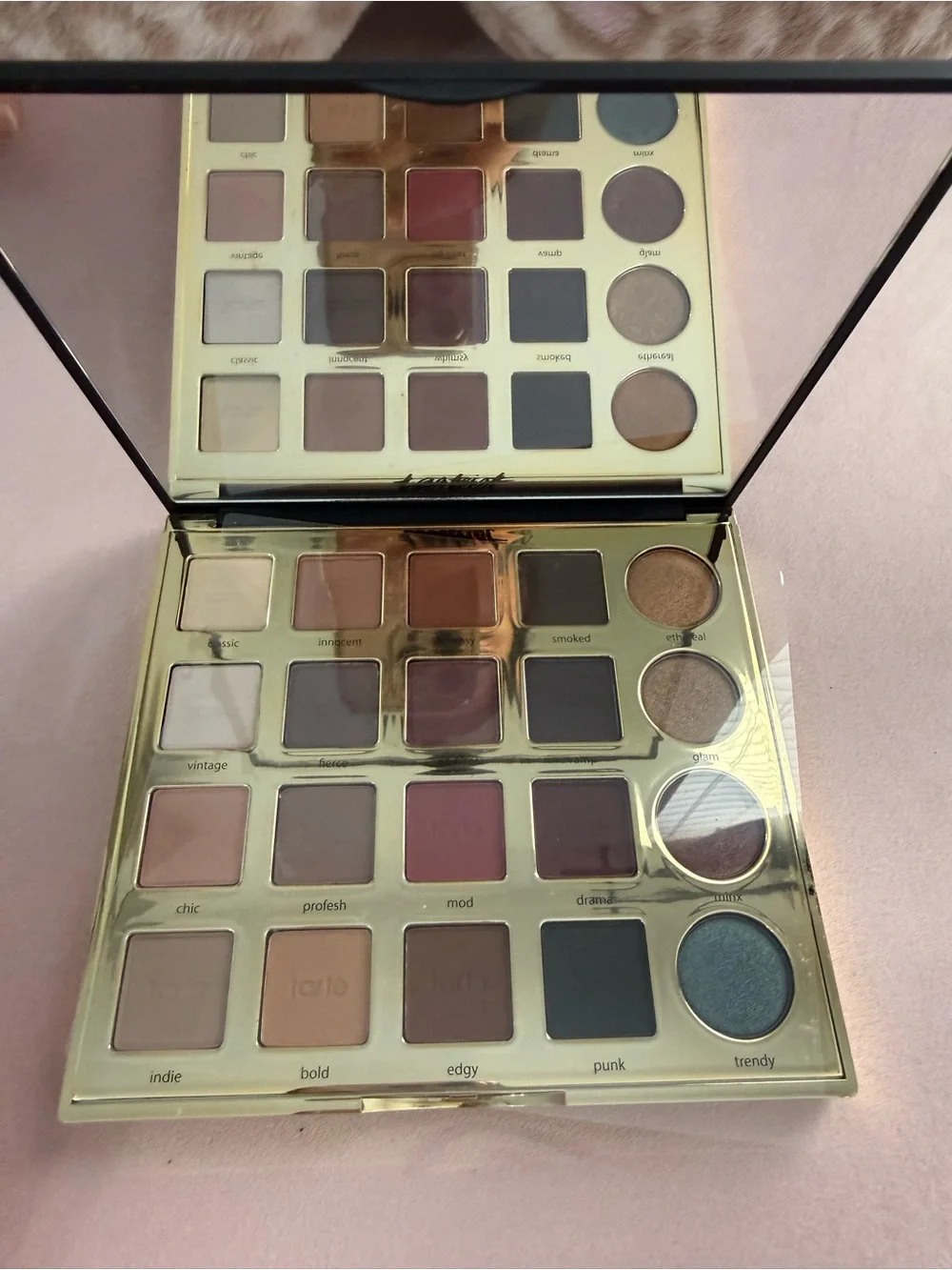 tarte Tarteist Pro Eyeshadow Palette in Black and Gold